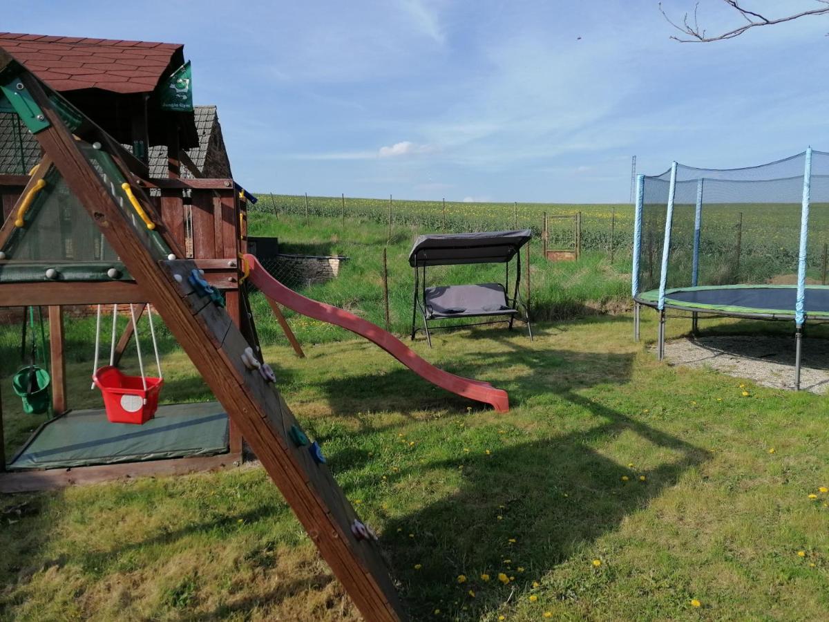 Penzion V Roklich & Apartmens V Roklich Ржичани Екстер'єр фото
