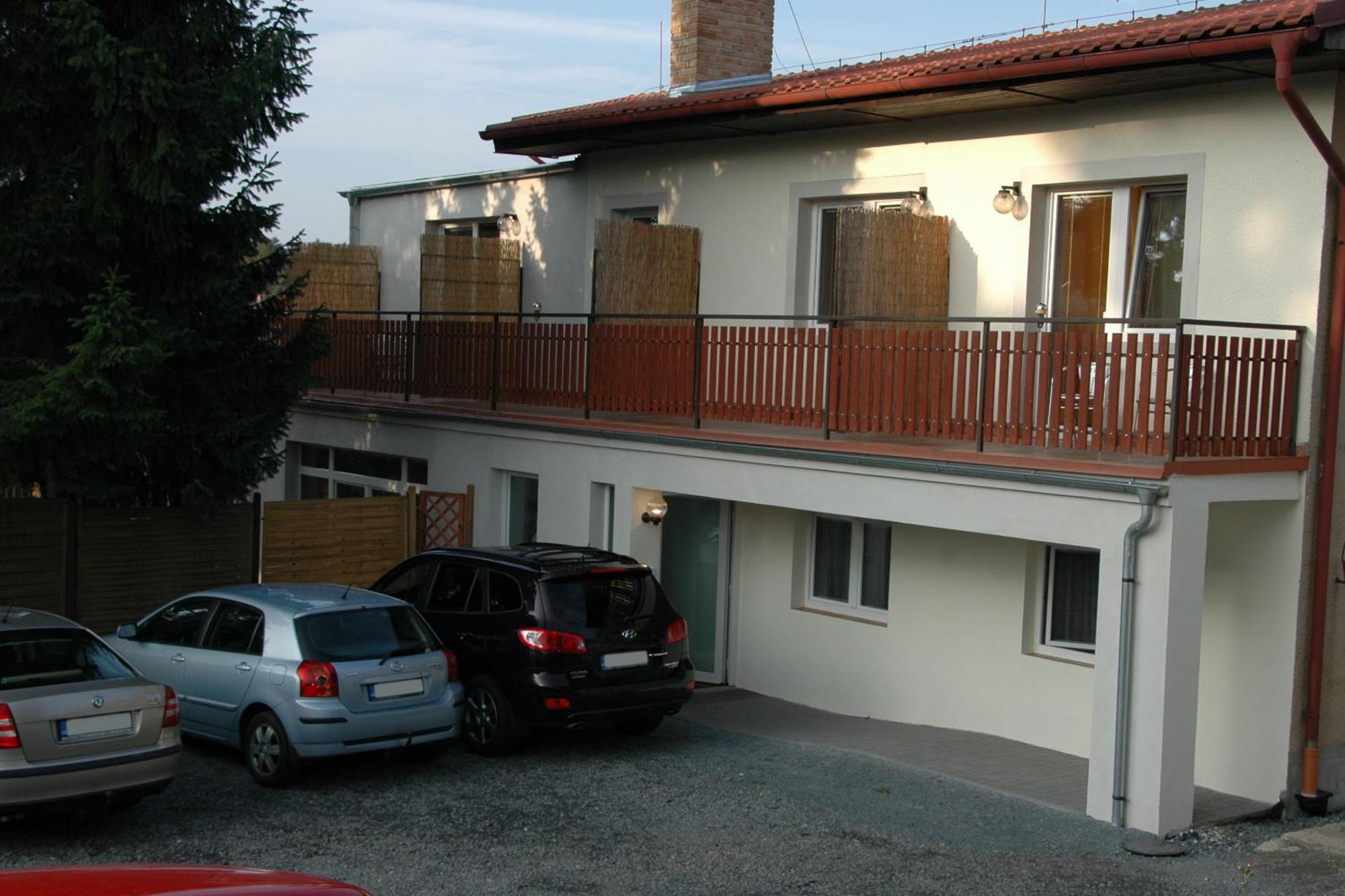 Penzion V Roklich & Apartmens V Roklich Ржичани Екстер'єр фото