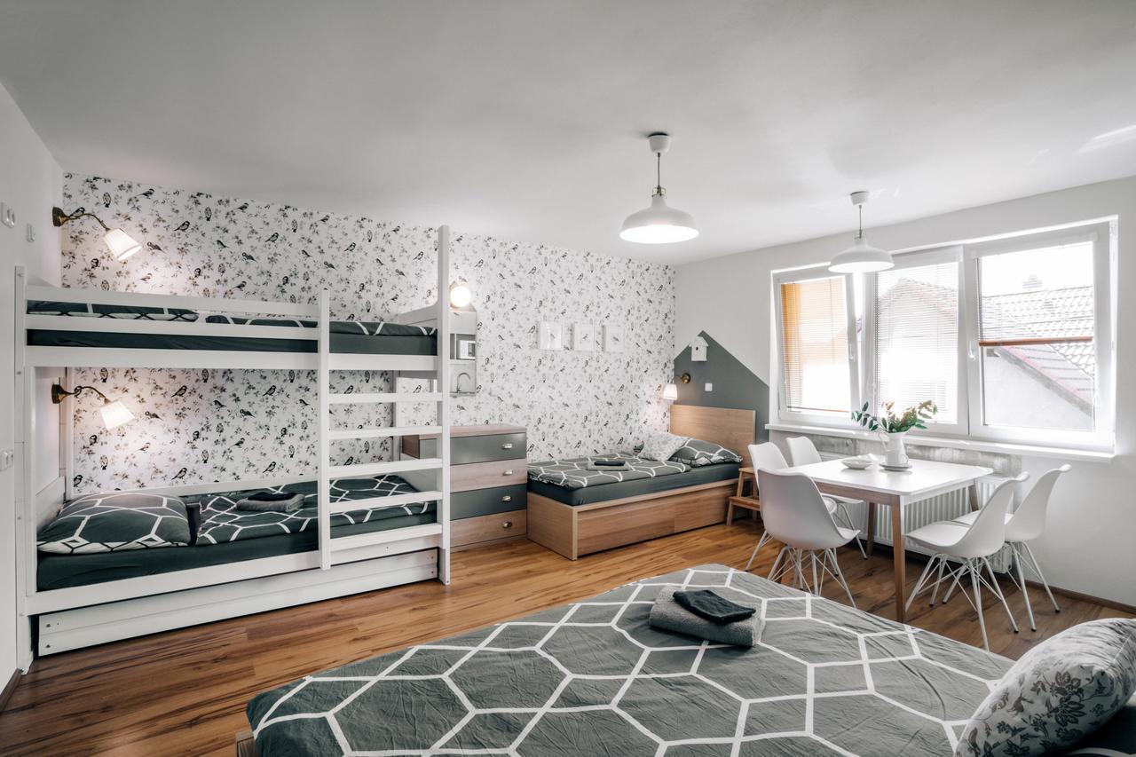 Penzion V Roklich & Apartmens V Roklich Ржичани Екстер'єр фото